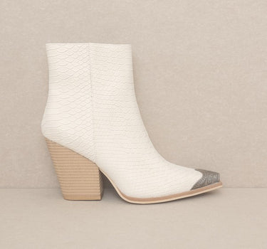 OASIS SOCIETY Zion - Bootie with Etched Metal Toe