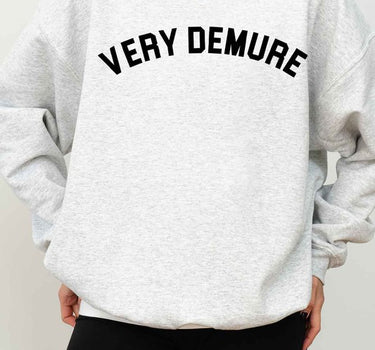 VERY DEMURE OVERSIZED SWEATSHIRT