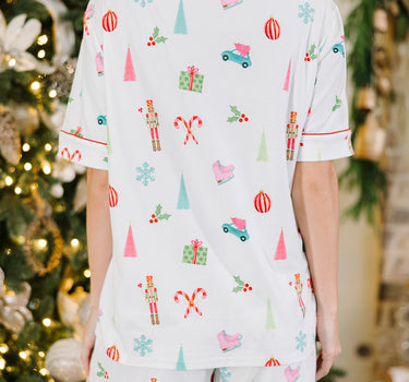 White Christmas Print Short Sleeve Shirt and Shorts Pajama Set